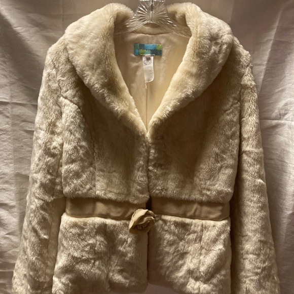 Beth Bowley Plush Cream Teddy Jacket - Picture 3 of 5